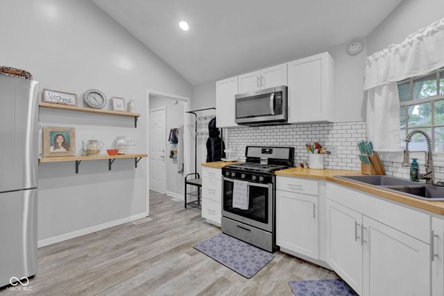 1957 Shiloh Drive, Columbus, IN 47203