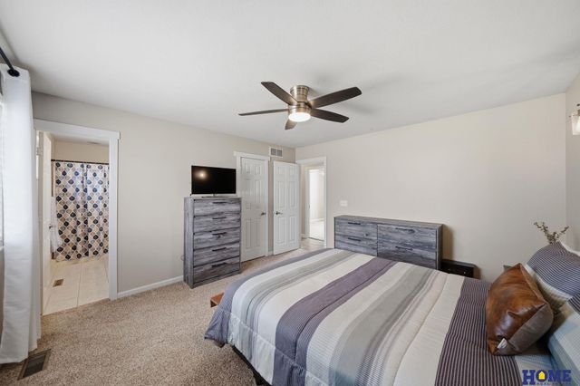 1148 NW Gary Street, Lincoln, NE 68521