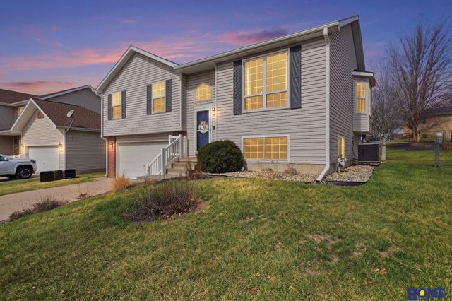 1148 NW Gary Street, Lincoln, NE 68521