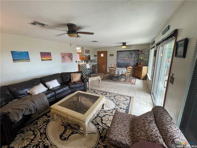 1221 Hallmark, Canyon Lake, TX 78133