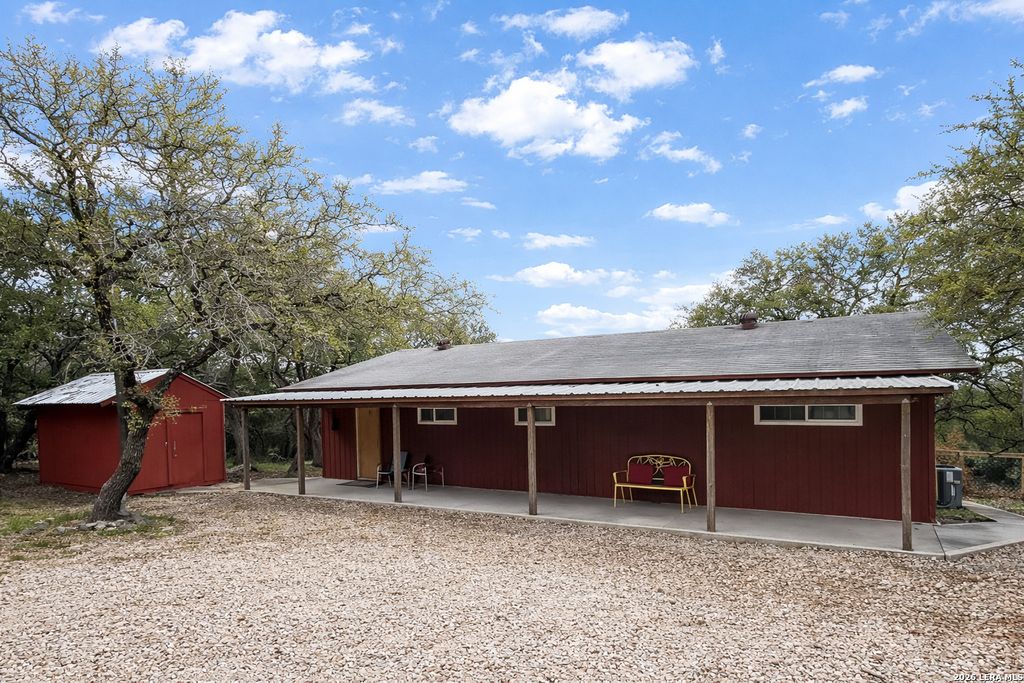 1221 Hallmark, Canyon Lake, TX 78133