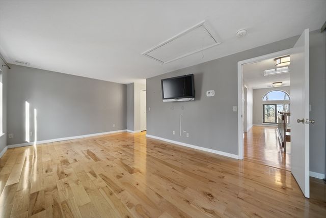 2 Remington Court, Derry, NH 03038