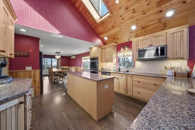 2 Remington Court, Derry, NH 03038