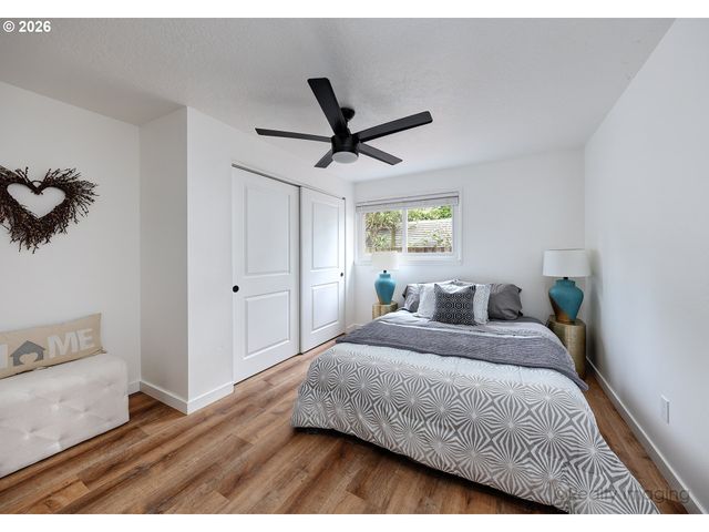 5714 Ne AINSWORTH St, Portland, OR 97218