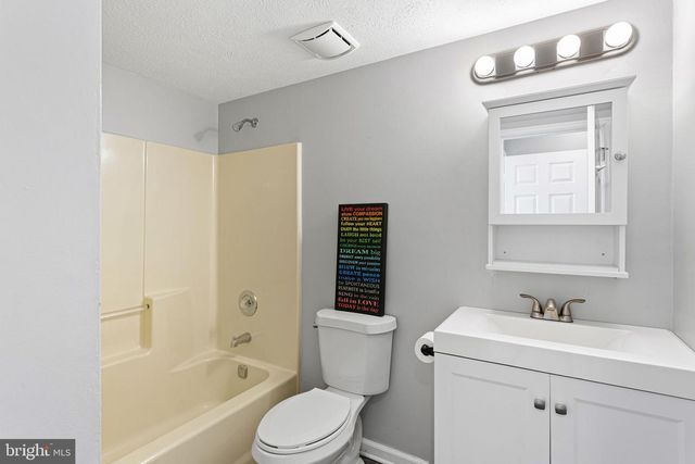 303 MOONSEED PL, Mount Laurel, NJ 08054