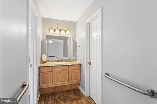 303 MOONSEED PL, Mount Laurel, NJ 08054