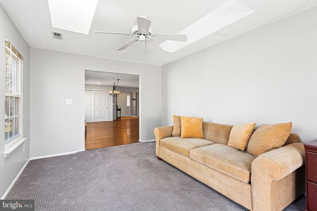 303 MOONSEED PL, Mount Laurel, NJ 08054