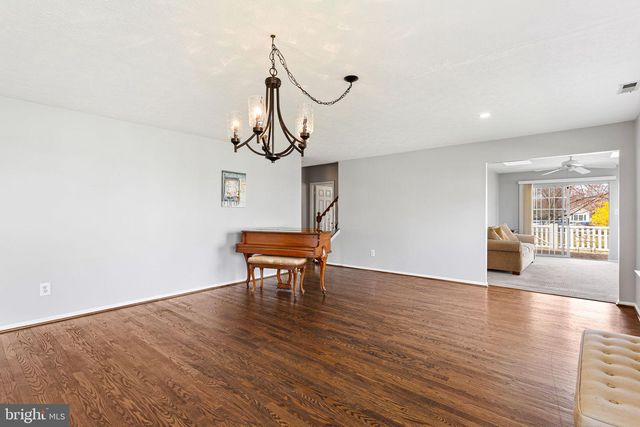 303 MOONSEED PL, Mount Laurel, NJ 08054