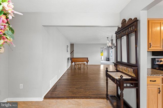 303 MOONSEED PL, Mount Laurel, NJ 08054