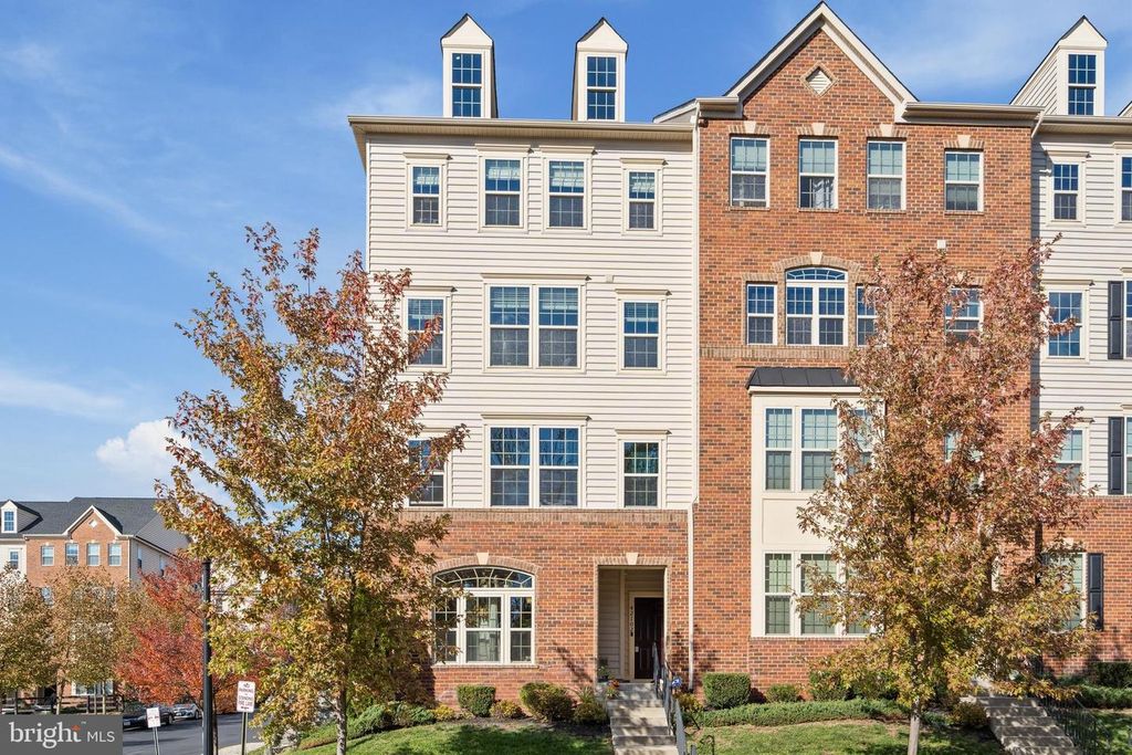 42102 WINNING GLORY DR, Aldie, VA 20105