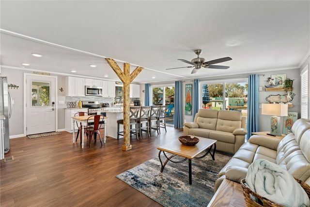 6051 COLONY CIRCLE, Weeki Wachee, FL 34607