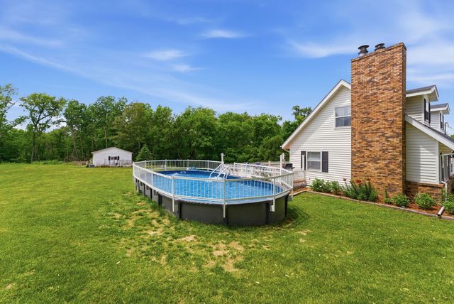9122 141st Street West, Taylor Ridge, IL 61284