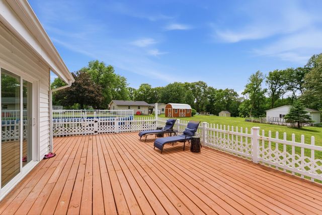 9122 141st Street West, Taylor Ridge, IL 61284