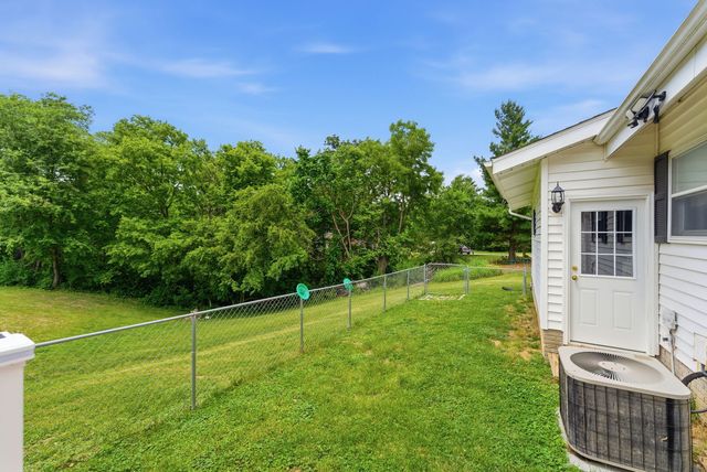 9122 141st Street West, Taylor Ridge, IL 61284