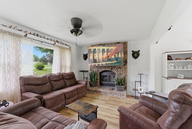 9122 141st Street West, Taylor Ridge, IL 61284