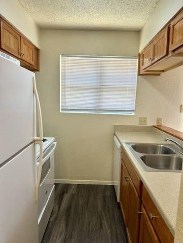 3005-B Parker LN B, Austin, TX 78741