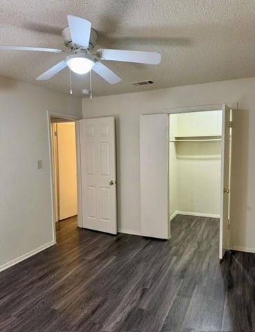 3005-B Parker LN B, Austin, TX 78741