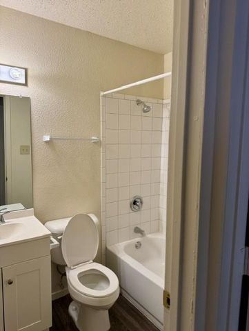 3005-B Parker LN B, Austin, TX 78741