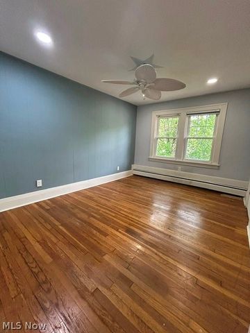 13067 Cedar Road, Cleveland Heights, OH 44118