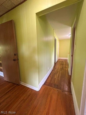 13067 Cedar Road, Cleveland Heights, OH 44118
