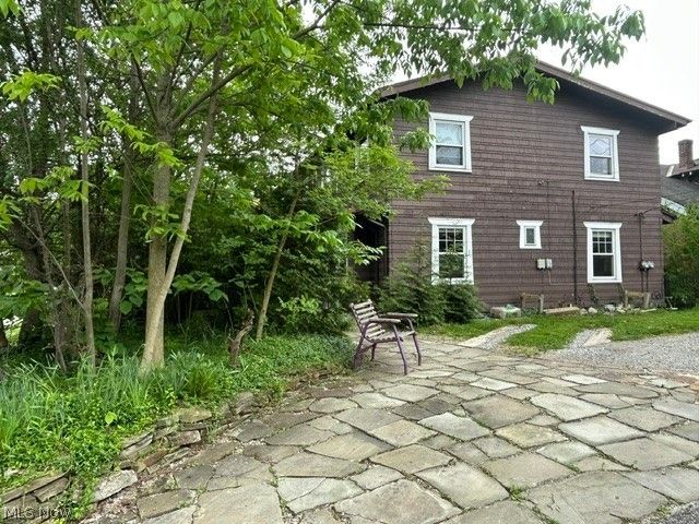 13067 Cedar Road, Cleveland Heights, OH 44118