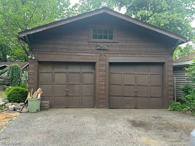 13067 Cedar Road, Cleveland Heights, OH 44118