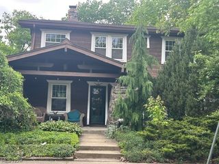 13067 Cedar Road, Cleveland Heights, OH 44118