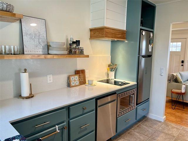 804 NW B Street, Bentonville, AR 72712