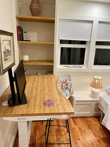 804 NW B Street, Bentonville, AR 72712