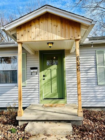 804 NW B Street, Bentonville, AR 72712