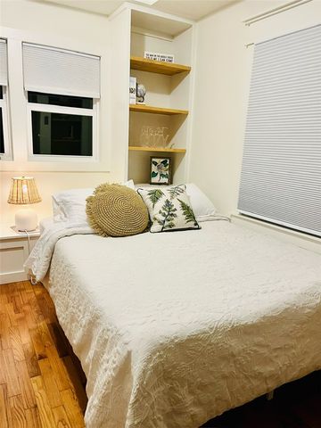 804 NW B Street, Bentonville, AR 72712