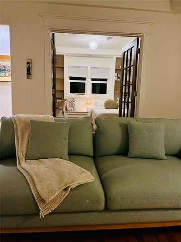 804 NW B Street, Bentonville, AR 72712