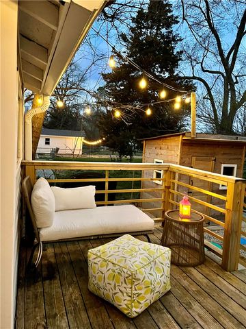 804 NW B Street, Bentonville, AR 72712