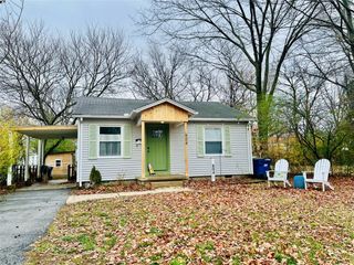 804 NW B Street, Bentonville, AR 72712