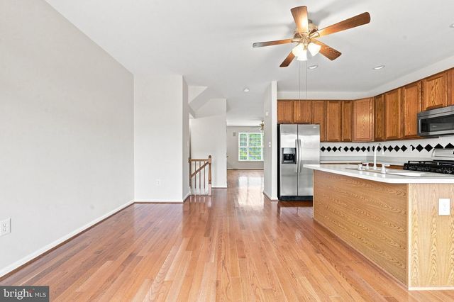 6147 EARLY AUTUMN DR, Centreville, VA 20120