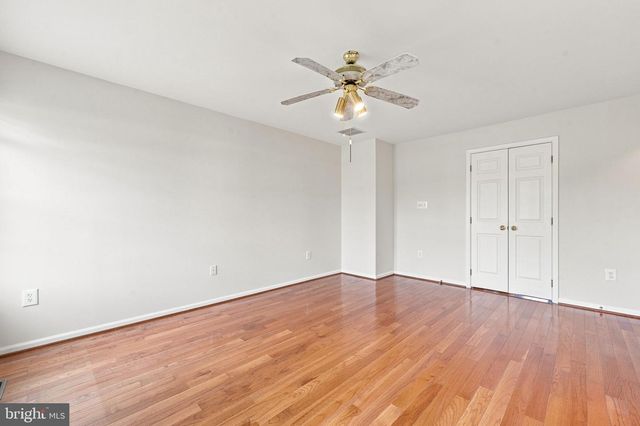 6147 EARLY AUTUMN DR, Centreville, VA 20120