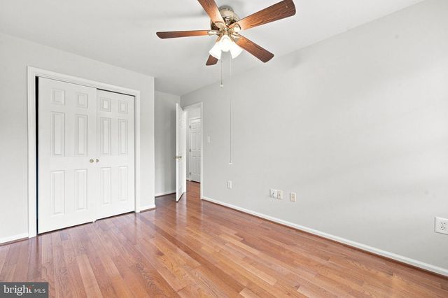 6147 EARLY AUTUMN DR, Centreville, VA 20120