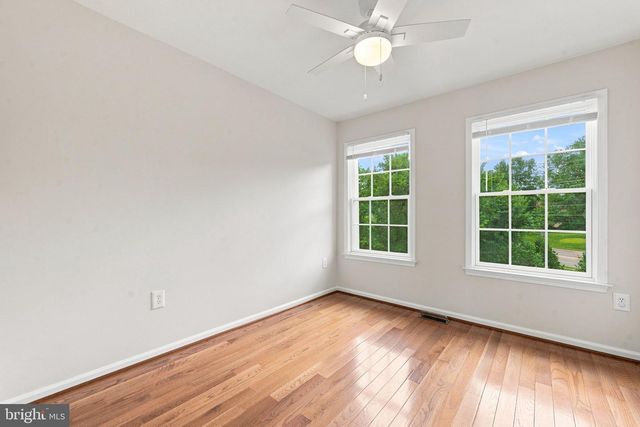6147 EARLY AUTUMN DR, Centreville, VA 20120