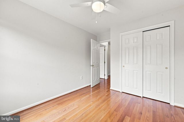 6147 EARLY AUTUMN DR, Centreville, VA 20120