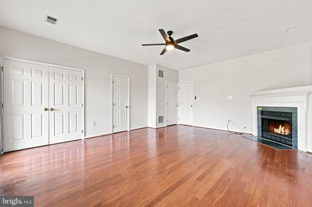 6147 EARLY AUTUMN DR, Centreville, VA 20120