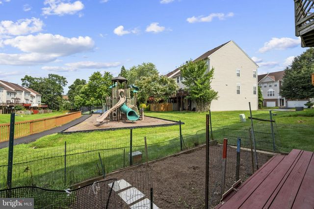 6147 EARLY AUTUMN DR, Centreville, VA 20120
