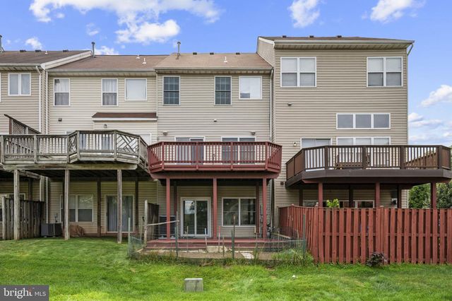 6147 EARLY AUTUMN DR, Centreville, VA 20120