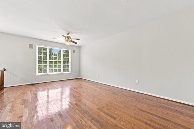 6147 EARLY AUTUMN DR, Centreville, VA 20120