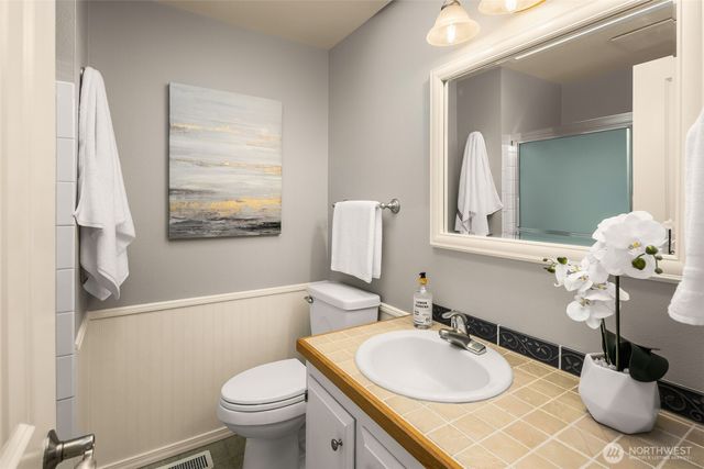 12532 SE 70th Street, Newcastle, WA 98056