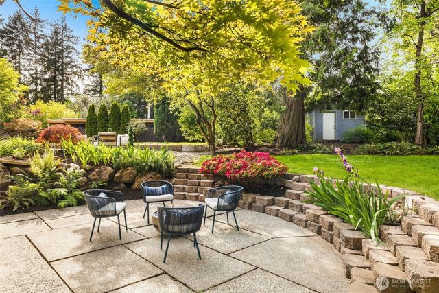 12532 SE 70th Street, Newcastle, WA 98056