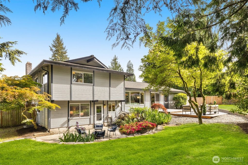 12532 SE 70th Street, Newcastle, WA 98056
