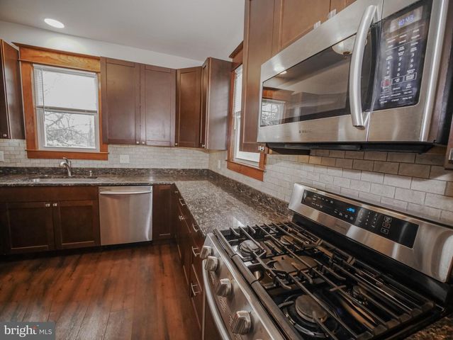 332 CROWN POINT RD, Thorofare, NJ 08086
