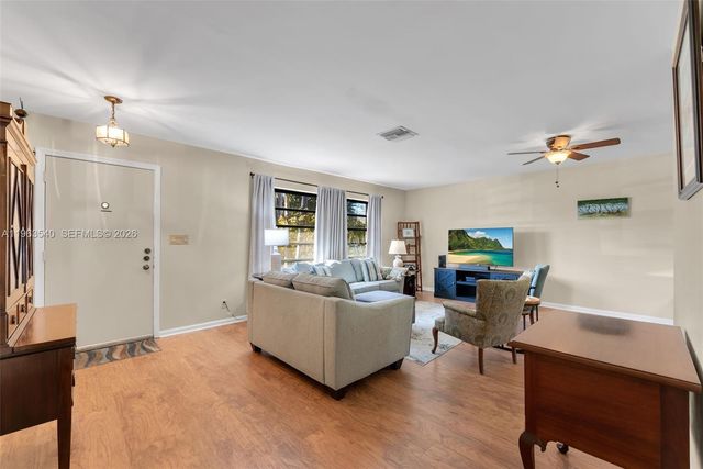 5331 NW 77th Ct, Pompano Beach, FL 33073