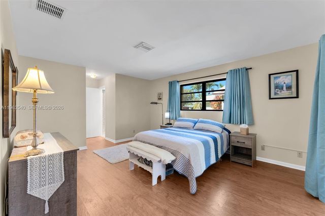 5331 NW 77th Ct, Pompano Beach, FL 33073