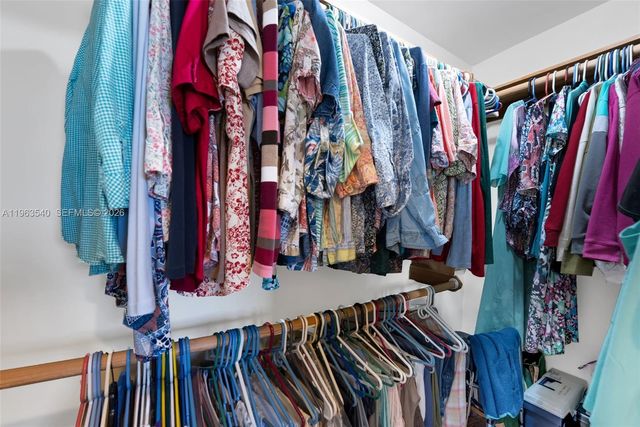 5331 NW 77th Ct, Pompano Beach, FL 33073